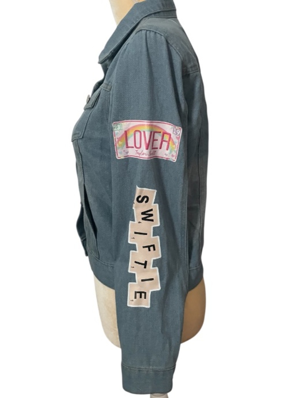 Taylor Swift Denim Jacket NWT Patches Graphic Blue Size L Swiftie - Picture 3 of 7